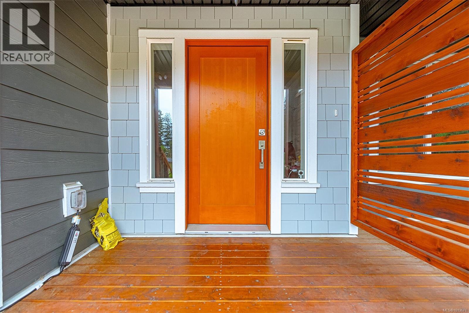  2115 Erinan Boulevard, Sooke