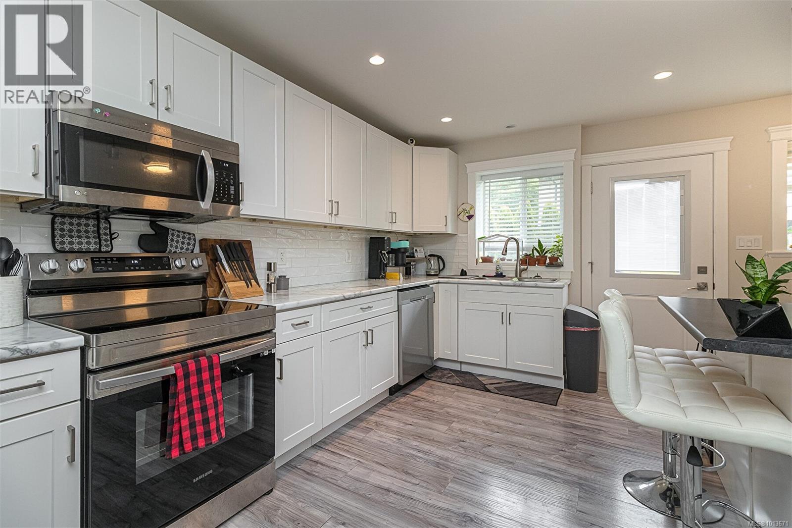 2115 Erinan Boulevard, Sooke