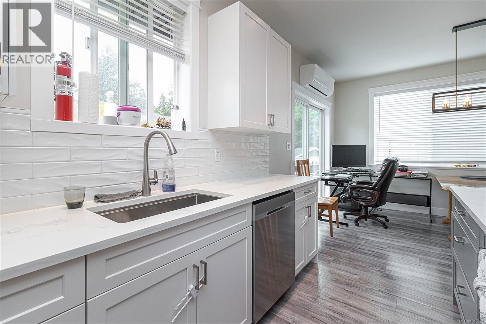  2115 Erinan Boulevard, Sooke