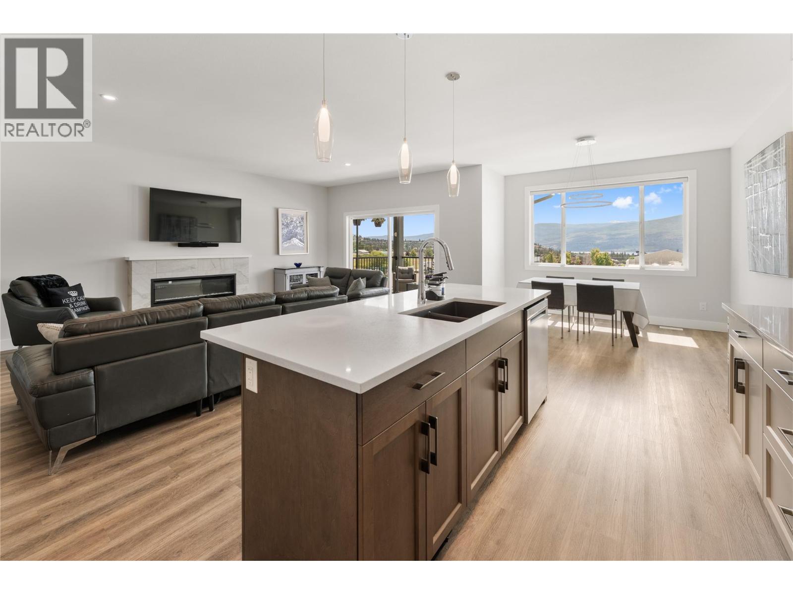  2363 Hawks Boulevard, West Kelowna