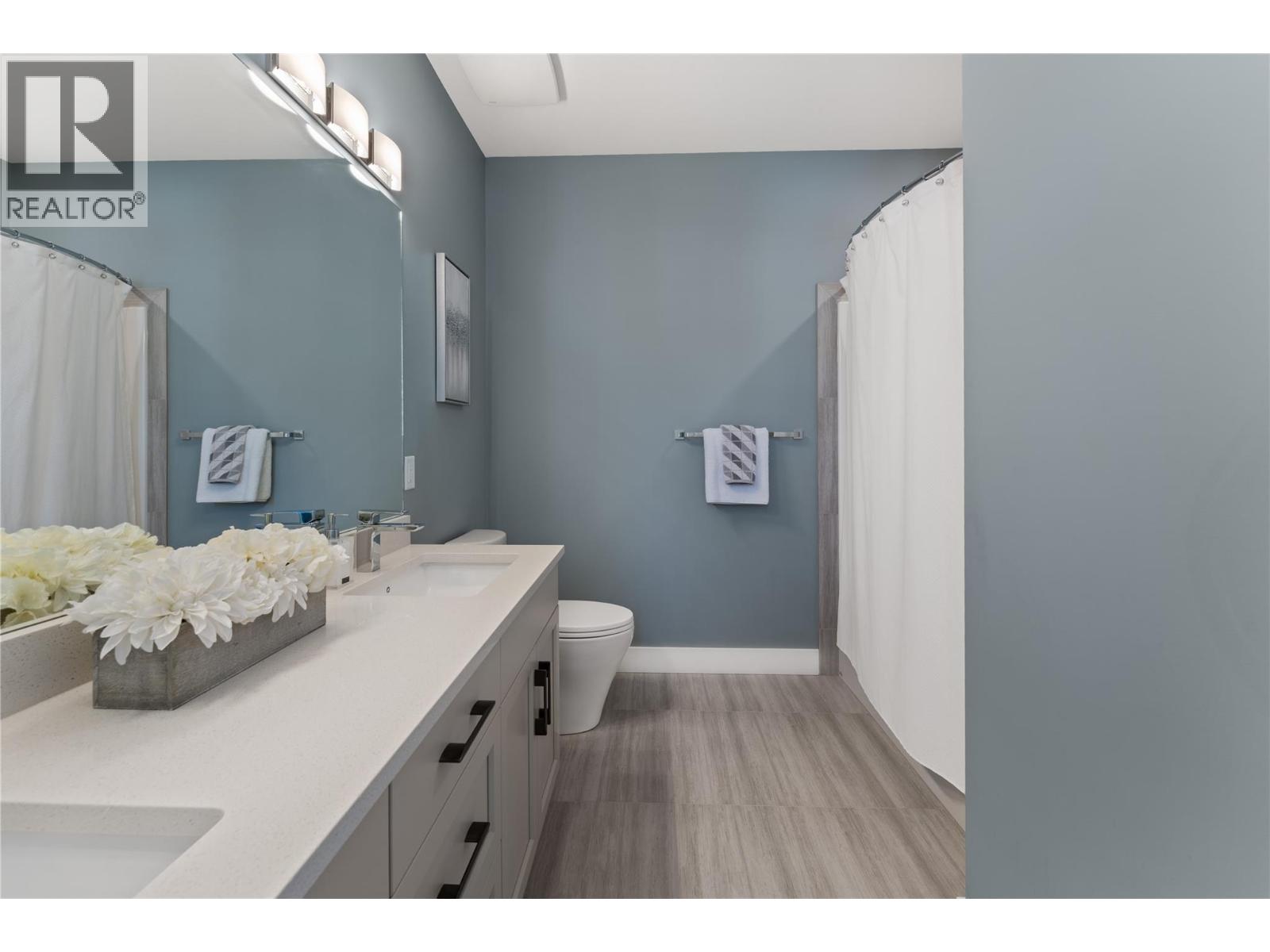  2363 Hawks Boulevard, West Kelowna