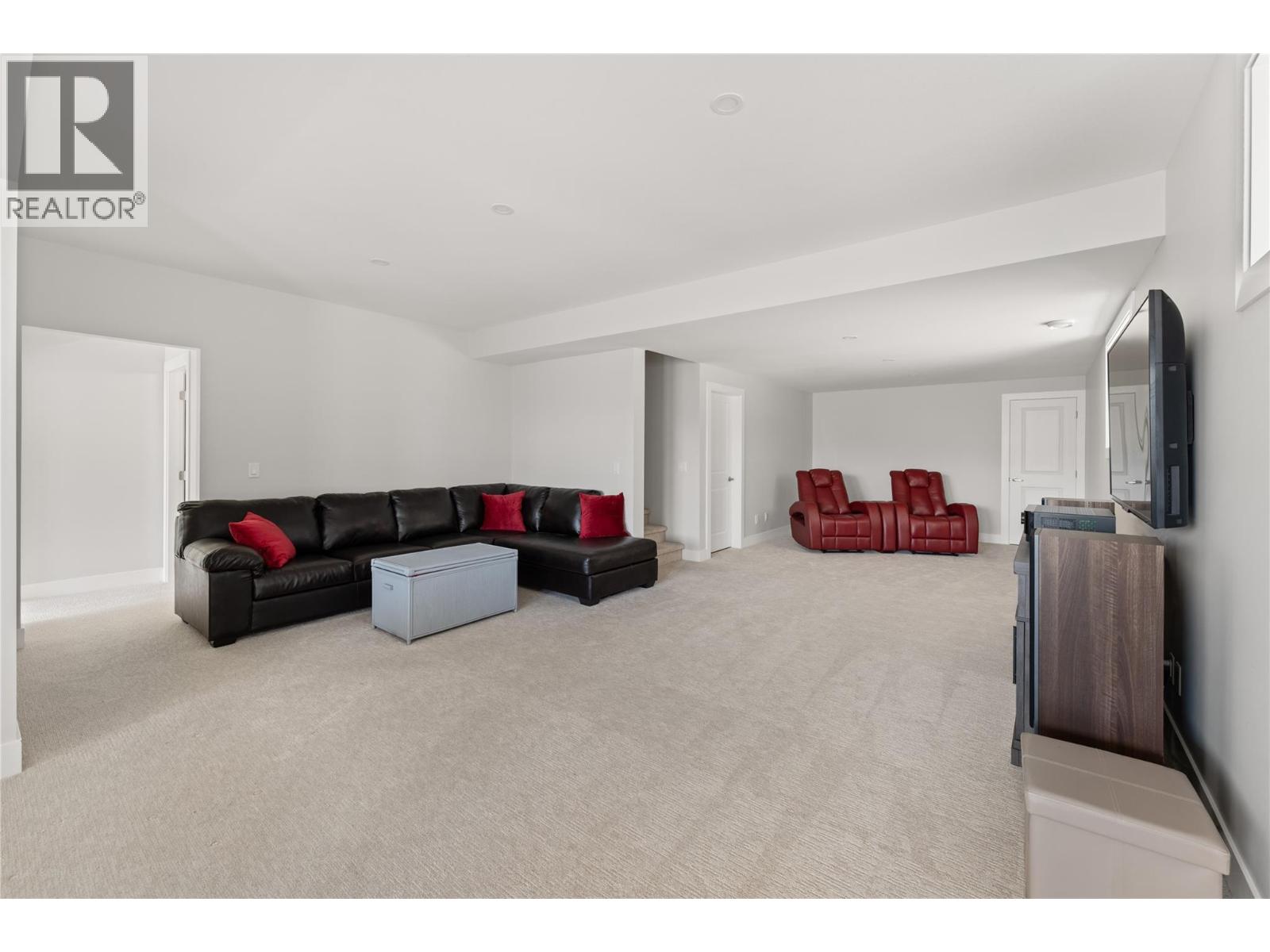  2363 Hawks Boulevard, West Kelowna