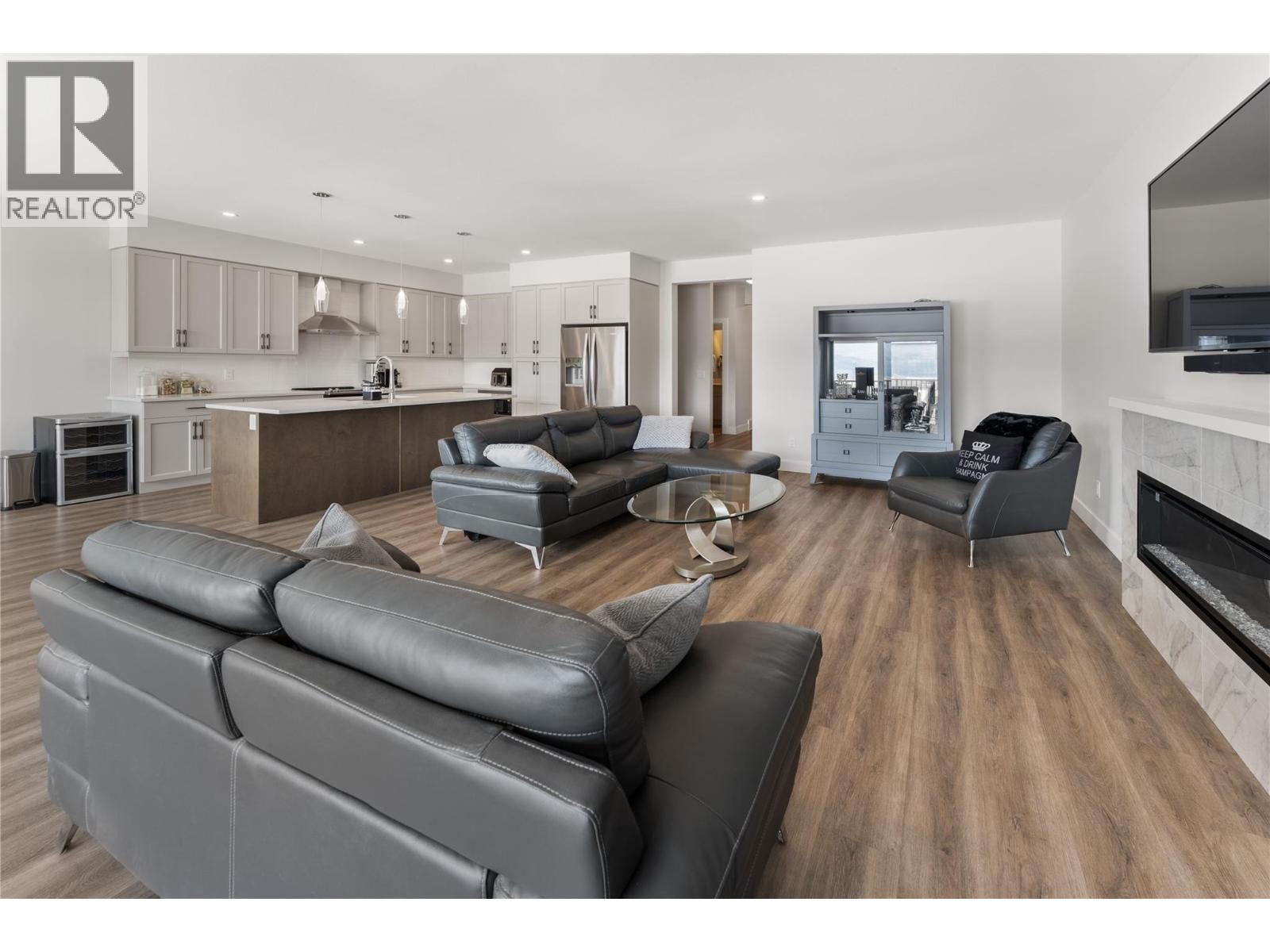  2363 Hawks Boulevard, West Kelowna