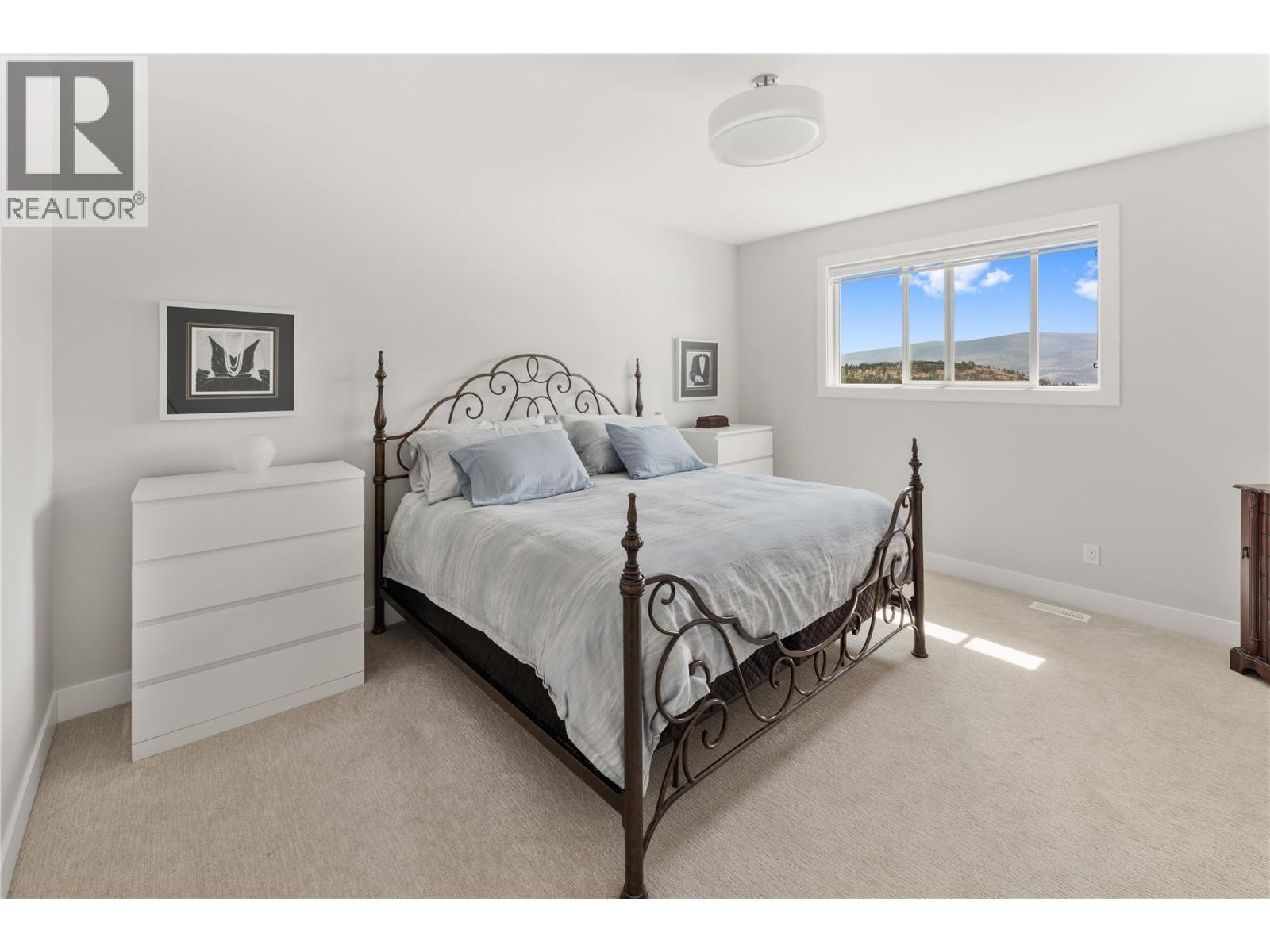  2363 Hawks Boulevard, West Kelowna