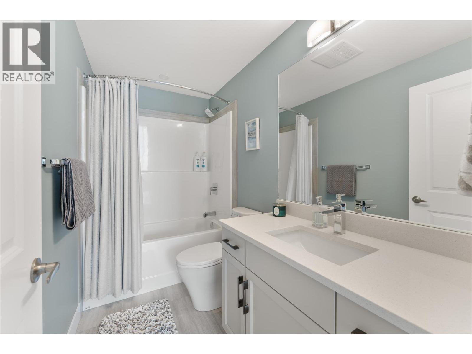  2363 Hawks Boulevard, West Kelowna