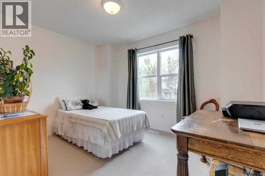 Single Family House for Sale in  Sierra Morena Boulevard SW Signal Hill Calgary 