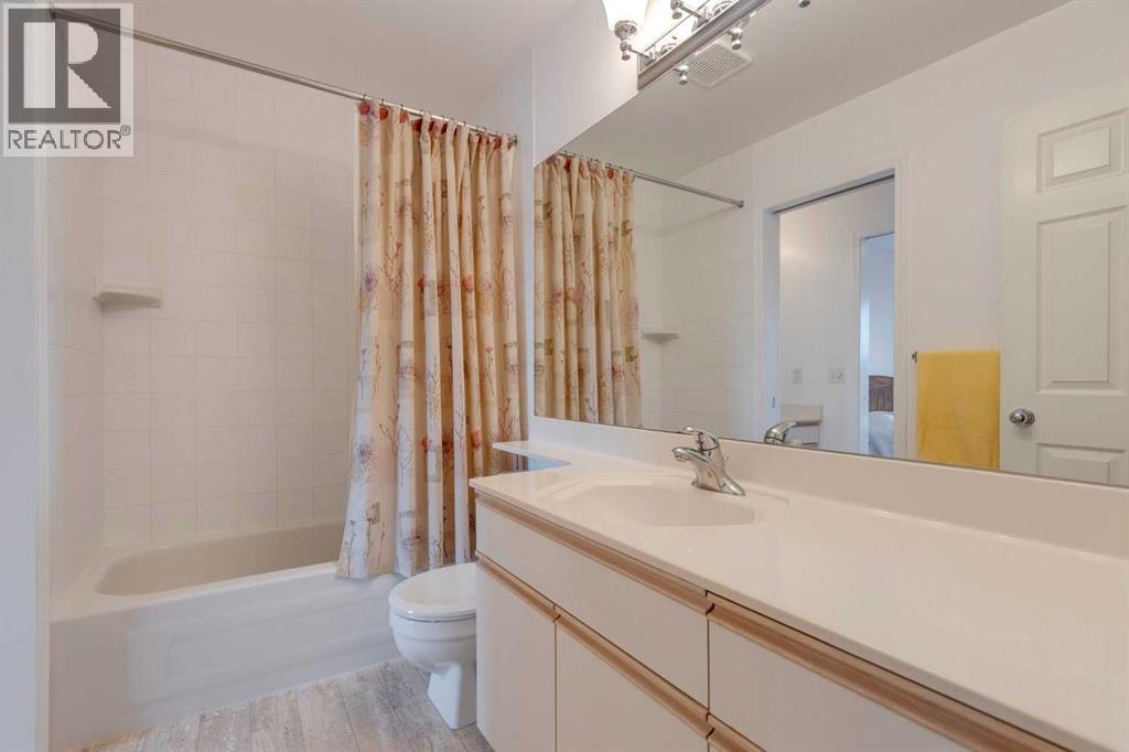 Single Family House for Sale in  Sierra Morena Boulevard SW Signal Hill Calgary 