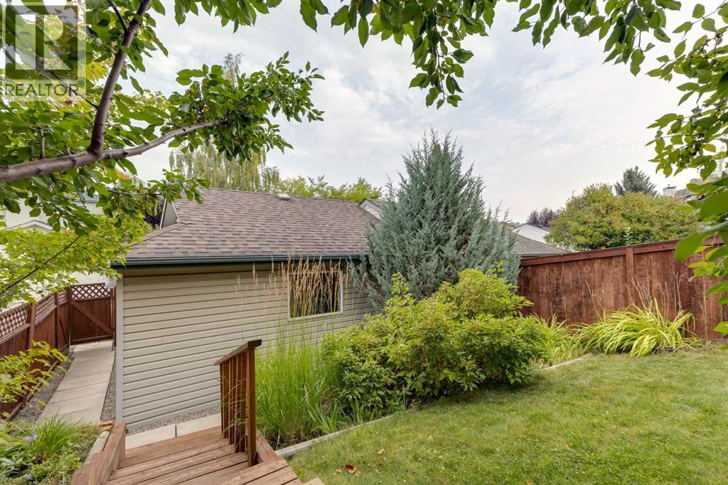 Single Family House for Sale in  Sierra Morena Boulevard SW Signal Hill Calgary 