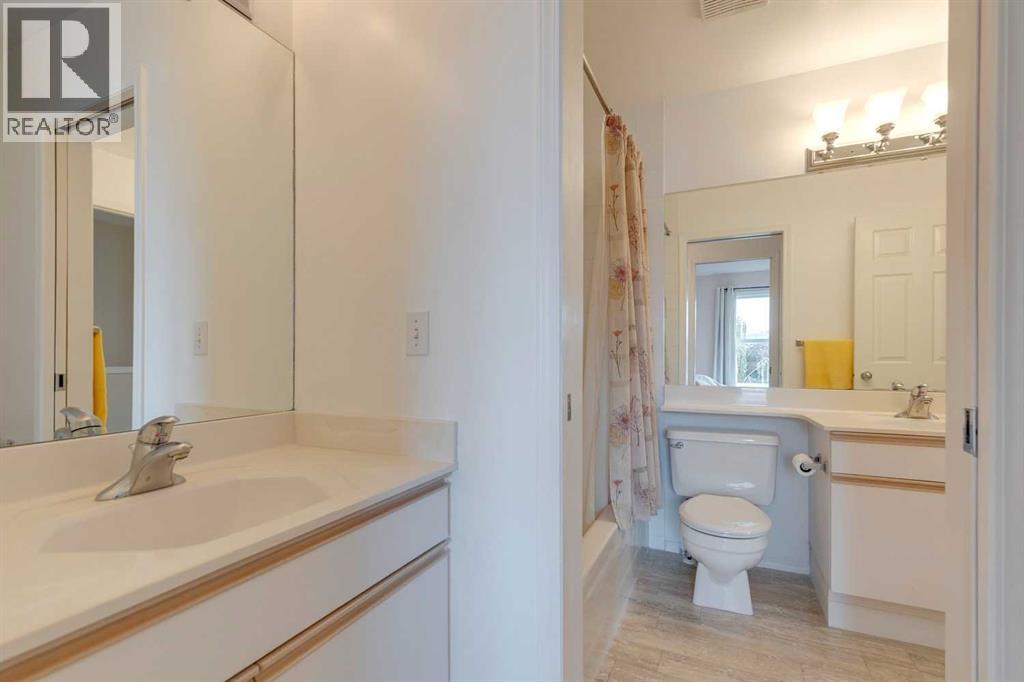 Single Family House for Sale in  Sierra Morena Boulevard SW Signal Hill Calgary 
