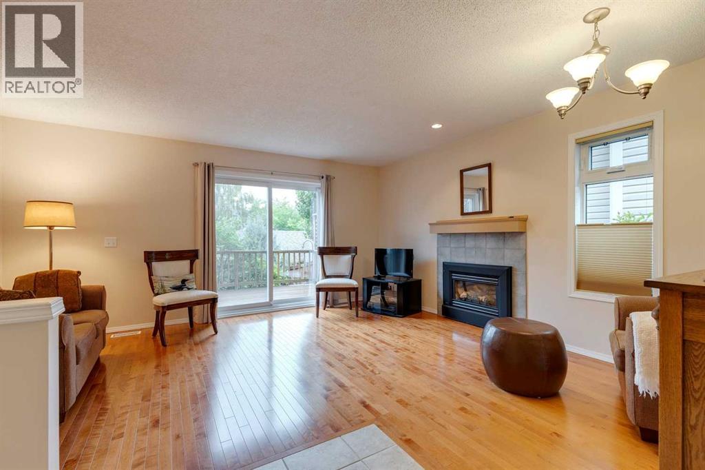 Single Family House for Sale in  Sierra Morena Boulevard SW Signal Hill Calgary 