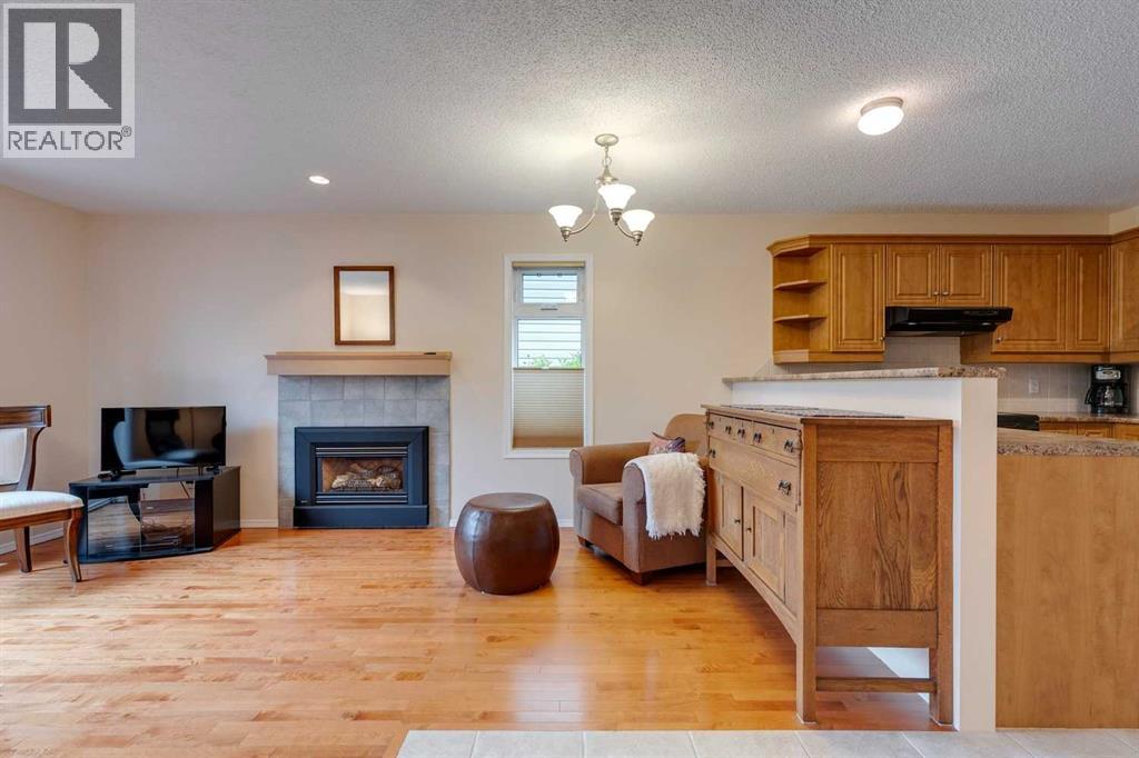 Single Family House for Sale in  Sierra Morena Boulevard SW Signal Hill Calgary 