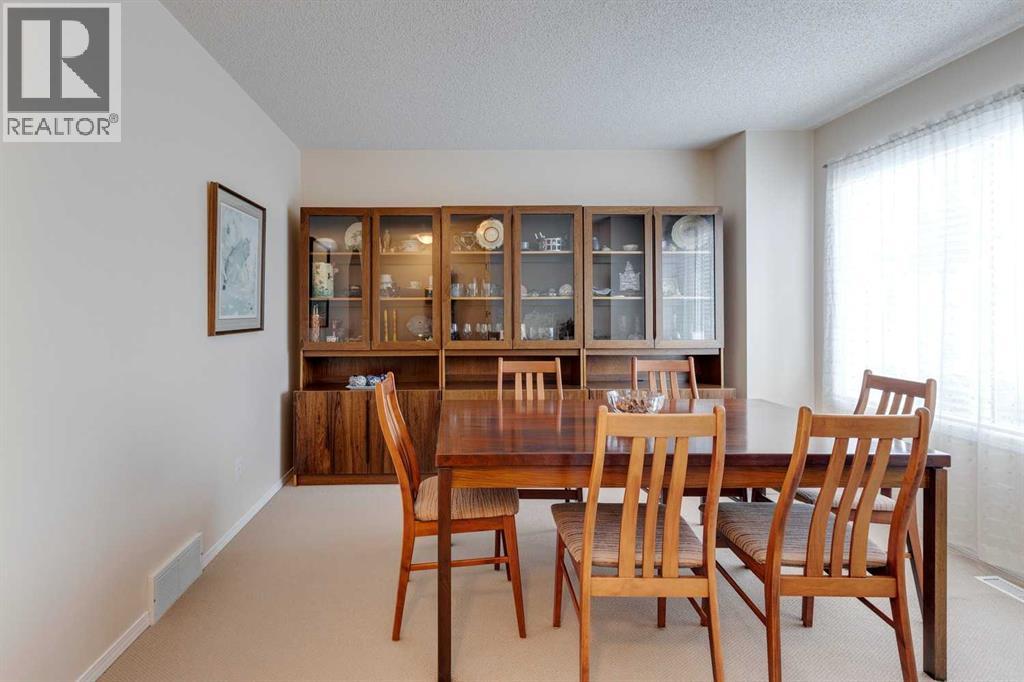 Single Family House for Sale in  Sierra Morena Boulevard SW Signal Hill Calgary 