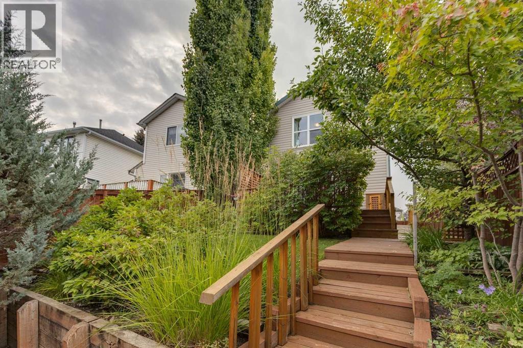 Single Family House for Sale in  Sierra Morena Boulevard SW Signal Hill Calgary 