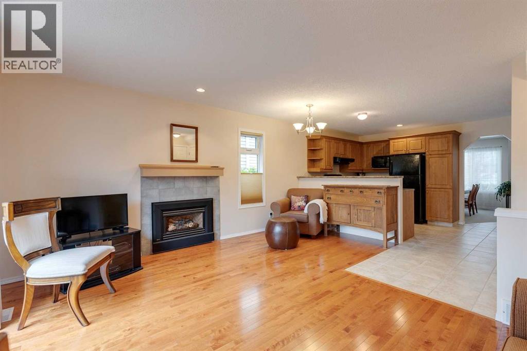 Single Family House for Sale in  Sierra Morena Boulevard SW Signal Hill Calgary 