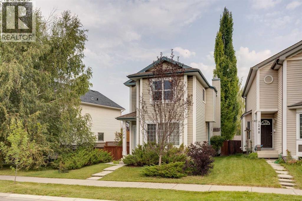 Single Family House for Sale in  Sierra Morena Boulevard SW Signal Hill Calgary 
