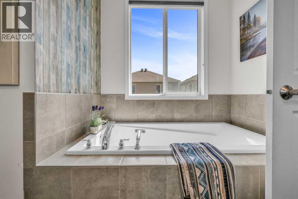Single Family House 3 Level for Sale in  Cityside Green NE Cityscape Calgary 