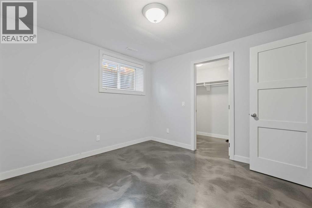 Single Family House 5 Level for Sale in  Varsity Drive NW Varsity Calgary 