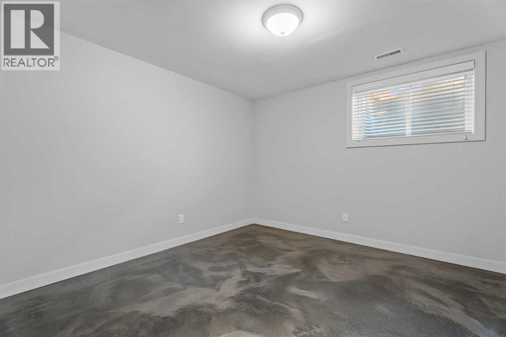 Single Family House 5 Level for Sale in  Varsity Drive NW Varsity Calgary 