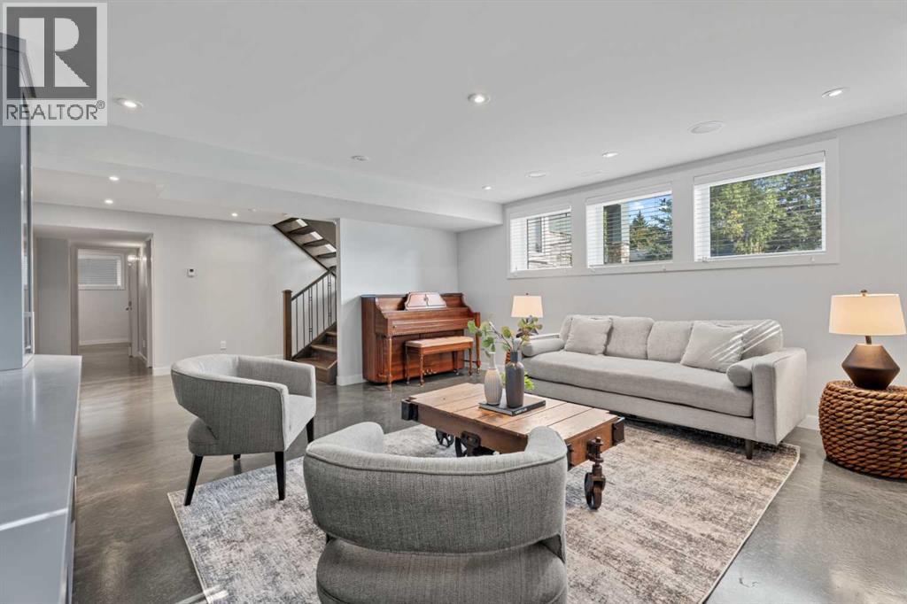 Single Family House 5 Level for Sale in  Varsity Drive NW Varsity Calgary 