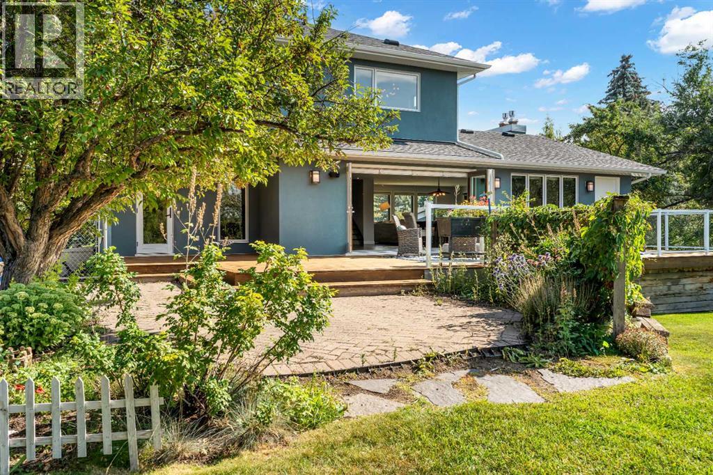 Single Family House 5 Level for Sale in  Varsity Drive NW Varsity Calgary 