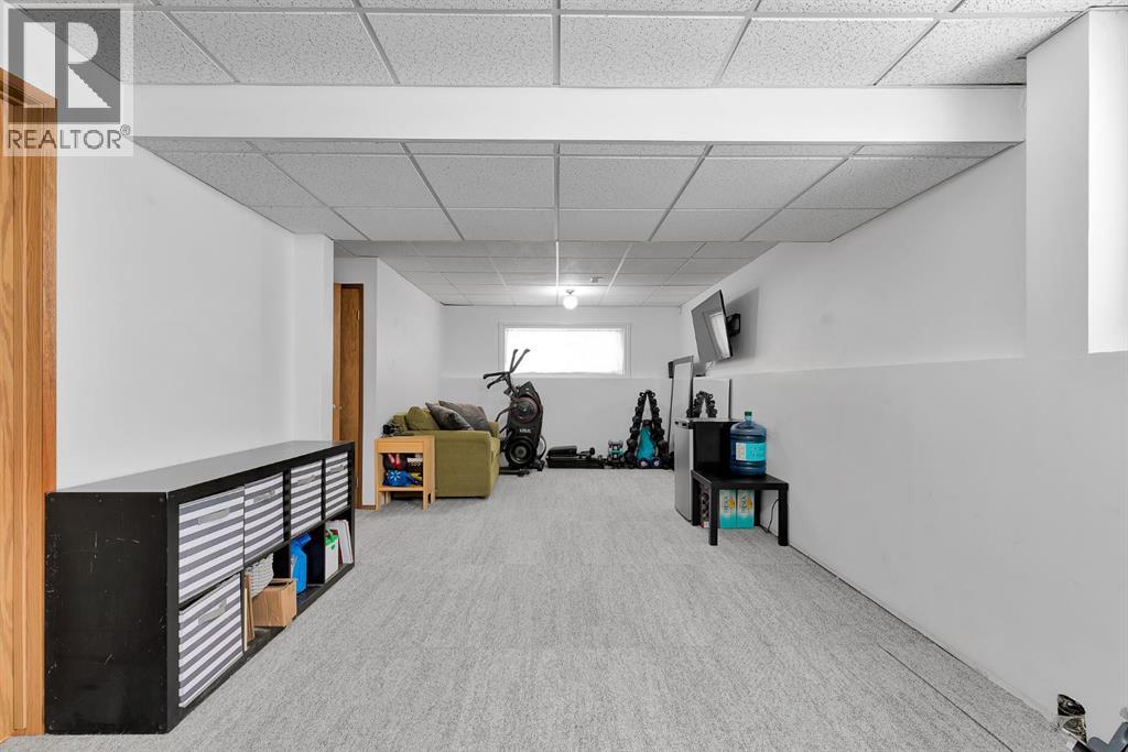 31 West Edge Road, Cochrane