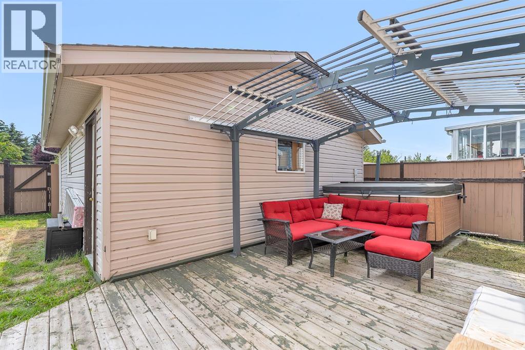 31 West Edge Road, Cochrane