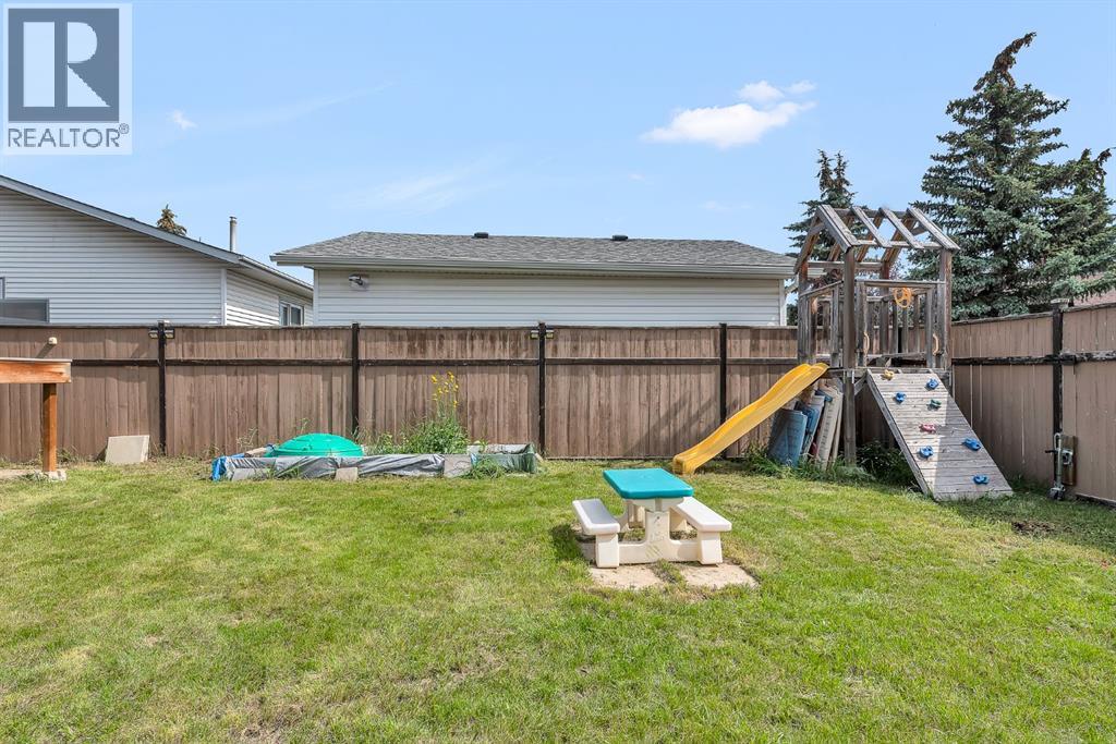 31 West Edge Road, Cochrane