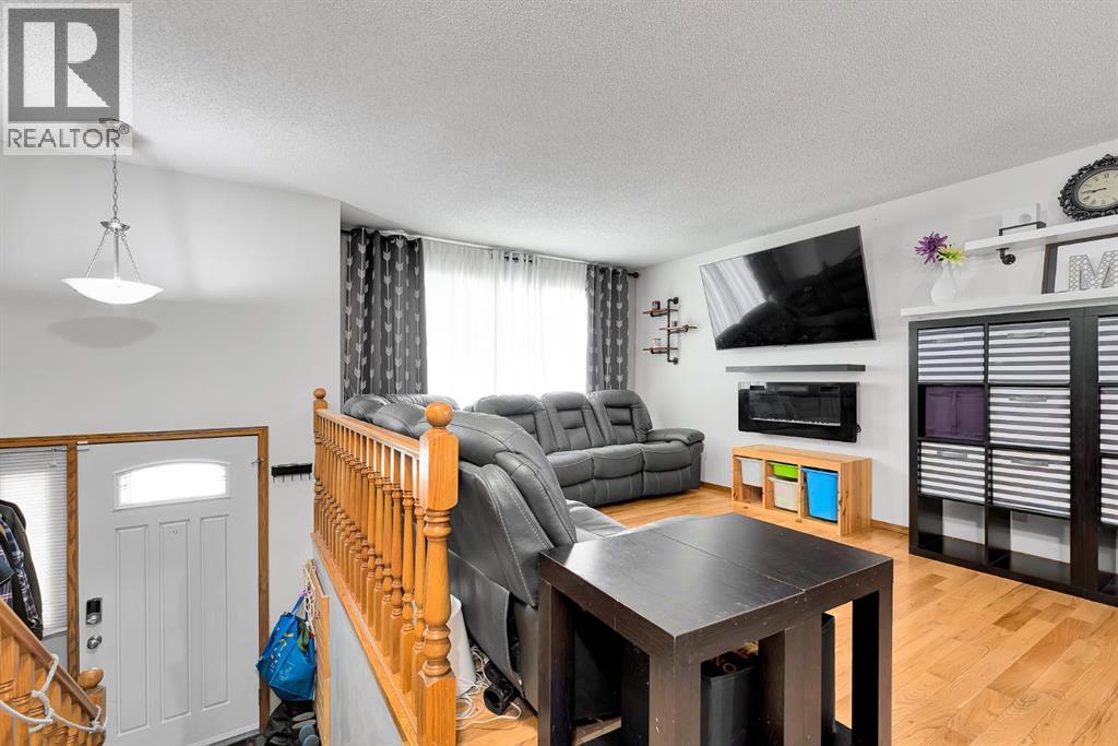 31 West Edge Road, Cochrane