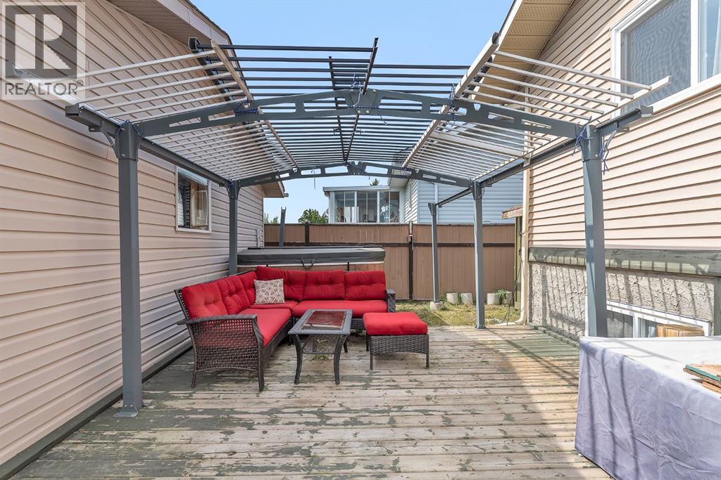 31 West Edge Road, Cochrane