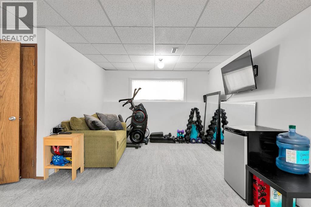 31 West Edge Road, Cochrane