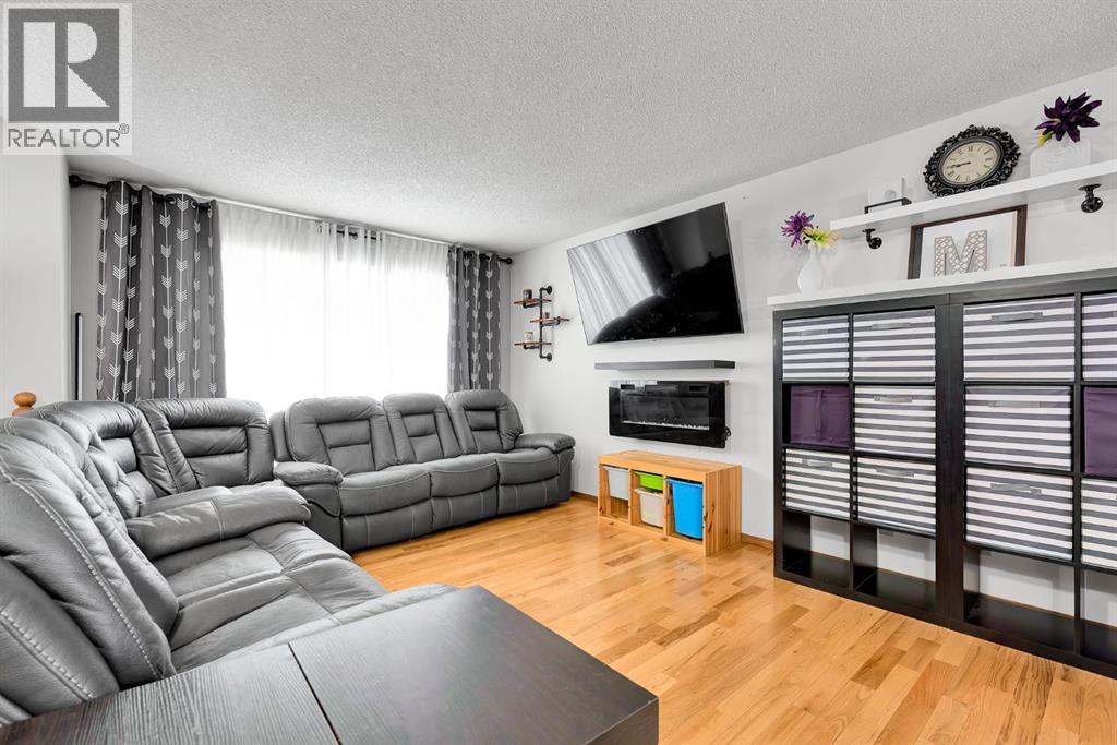 31 West Edge Road, Cochrane