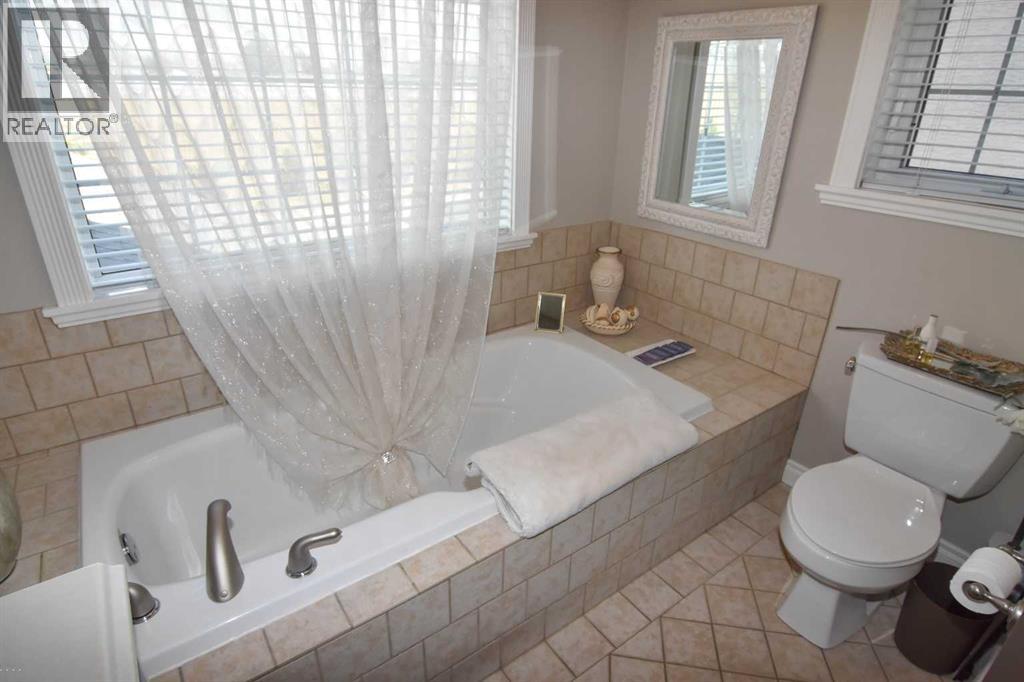 Single Family House for Sale in  Scenic View Close NW Scenic Acres Calgary 