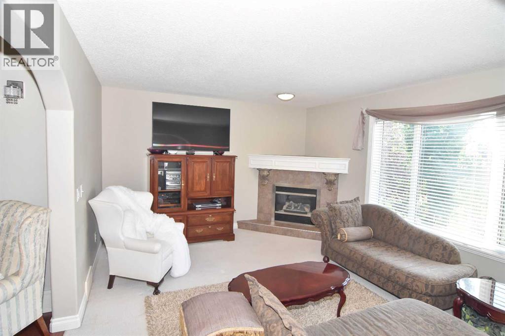 Single Family House for Sale in  Scenic View Close NW Scenic Acres Calgary 