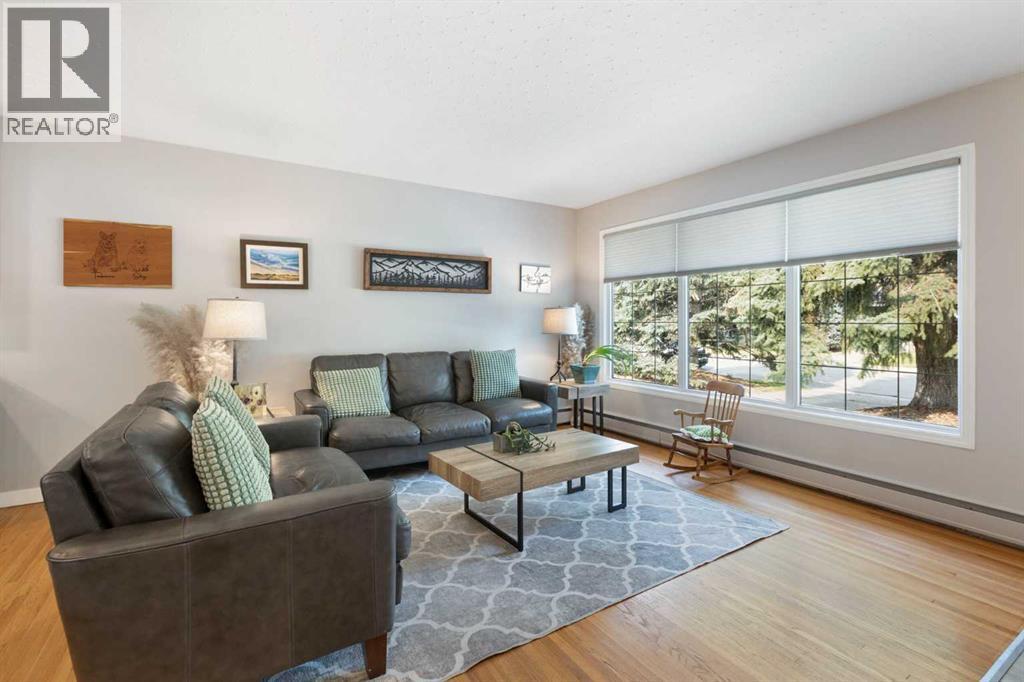 Single Family House Bungalow for Sale in   Avenue SW Haysboro Calgary 