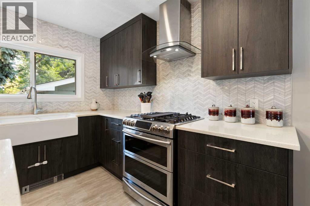 Single Family House Bungalow for Sale in   Avenue SW Haysboro Calgary 