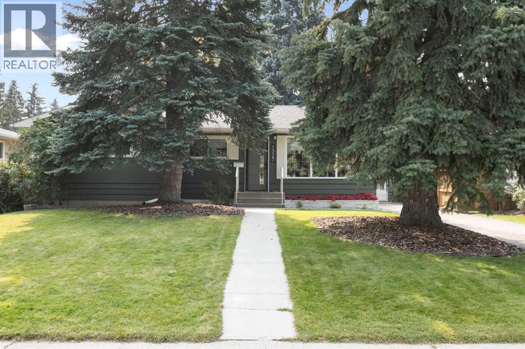 Single Family House Bungalow for Sale in   Avenue SW Haysboro Calgary 