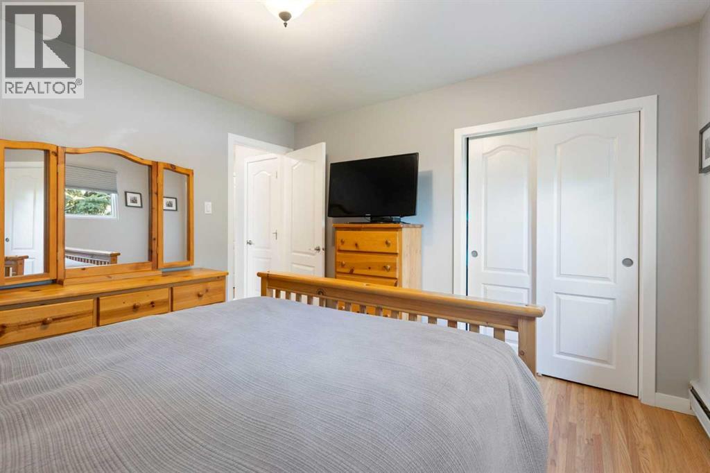 Single Family House Bungalow for Sale in   Avenue SW Haysboro Calgary 