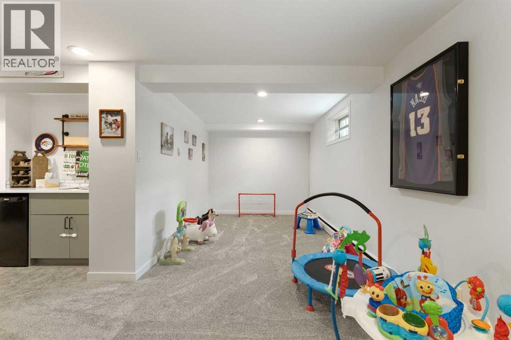 Single Family House Bungalow for Sale in   Avenue SW Haysboro Calgary 