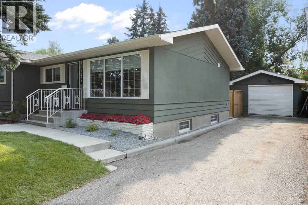 1327 87 Avenue SW, Calgary, Alberta