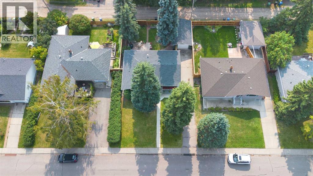 Single Family House Bungalow for Sale in   Avenue SW Haysboro Calgary 