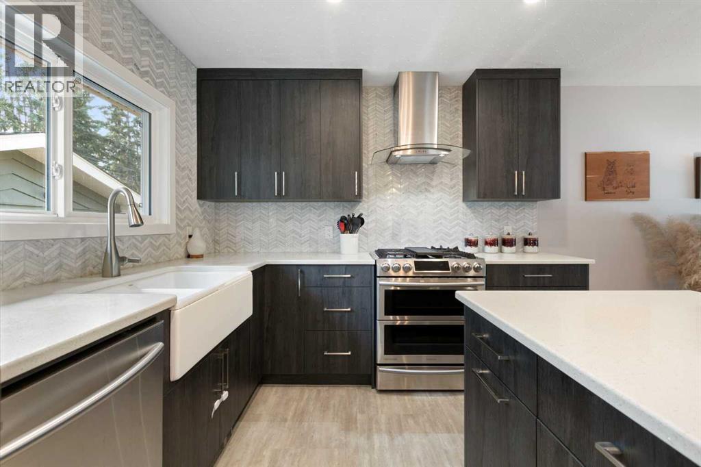 Single Family House Bungalow for Sale in   Avenue SW Haysboro Calgary 