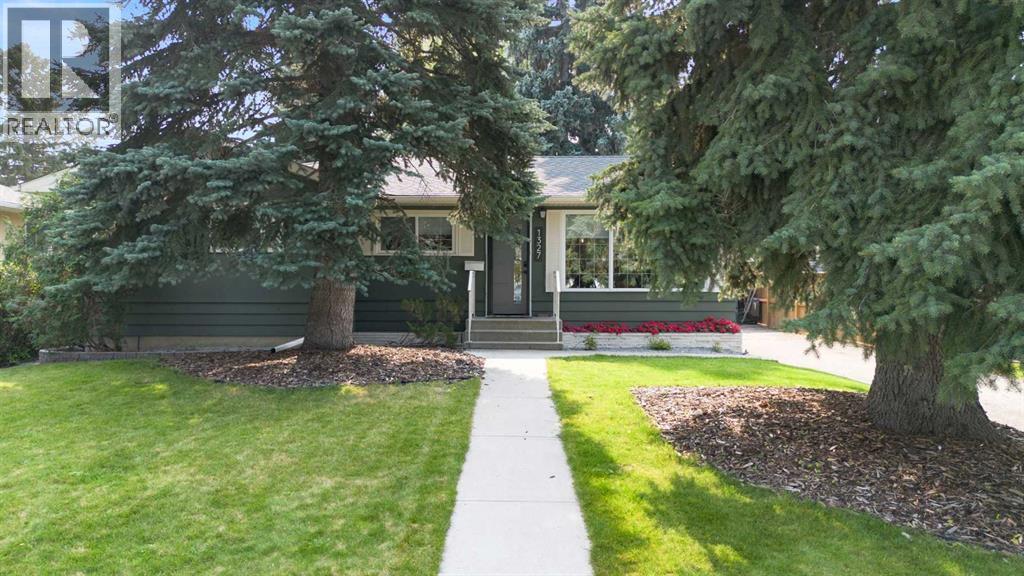 Single Family House Bungalow for Sale in   Avenue SW Haysboro Calgary 