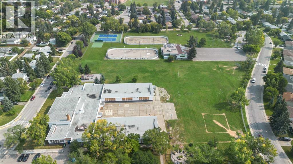 Single Family House Bungalow for Sale in   Avenue SW Haysboro Calgary 
