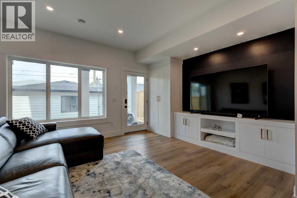 Single Family House for Sale in   Avenue SW Richmond Calgary 