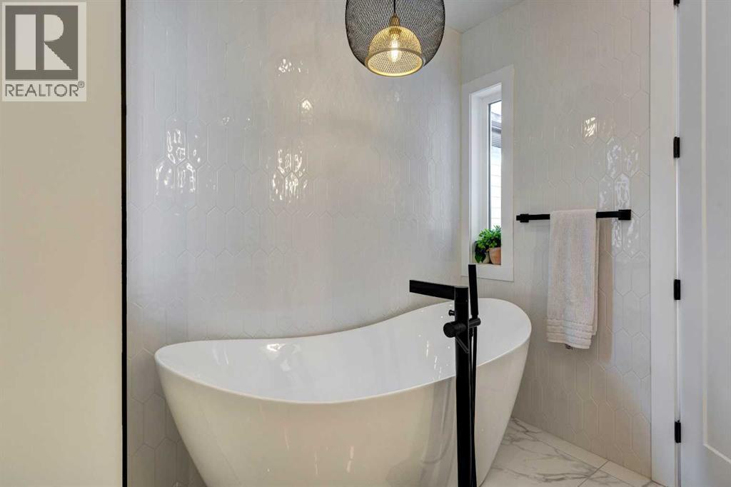 Single Family House for Sale in   Avenue SW Richmond Calgary 