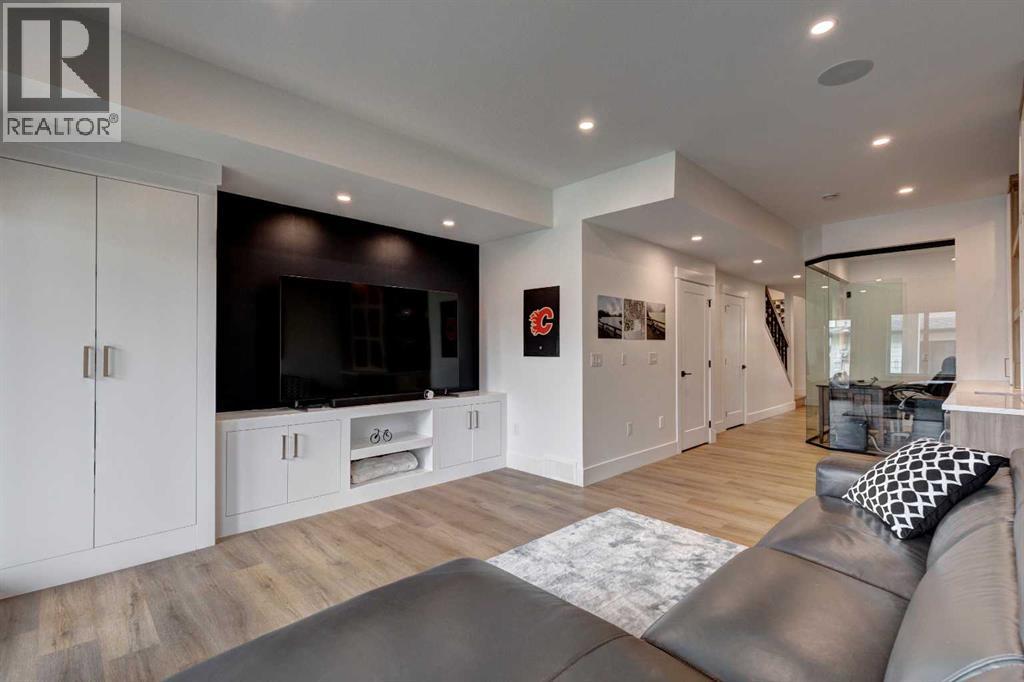Single Family House for Sale in   Avenue SW Richmond Calgary 