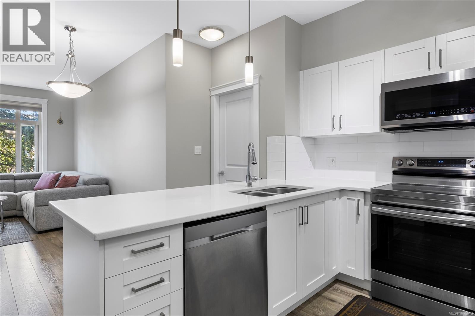 307 844 Goldstream Avenue, Langford
