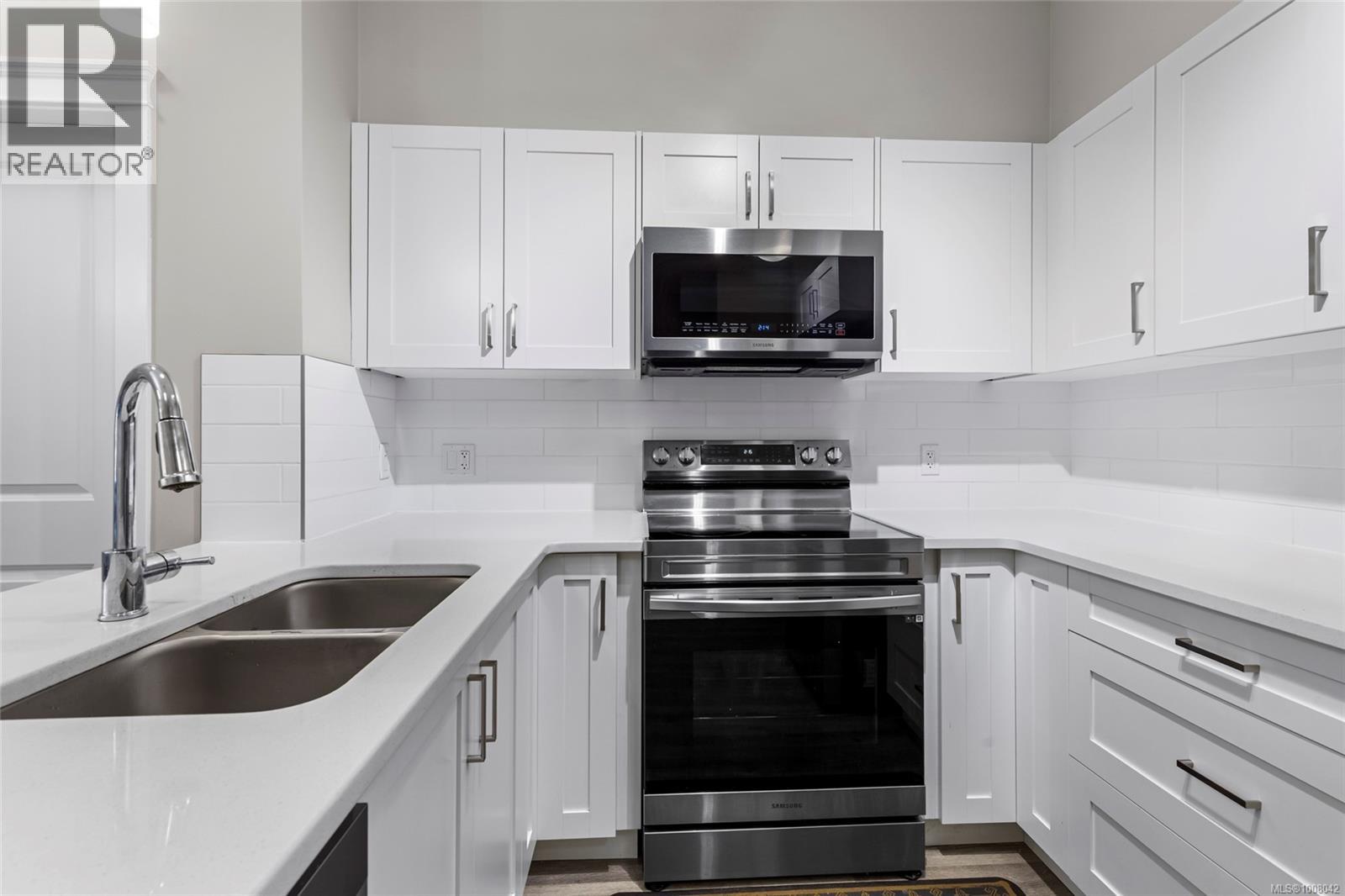 307 844 Goldstream Avenue, Langford