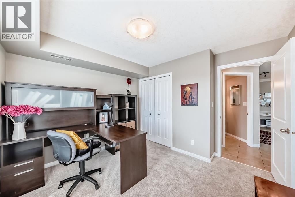 Single Family House for Sale in    Avenue SW Windsor Park Calgary 