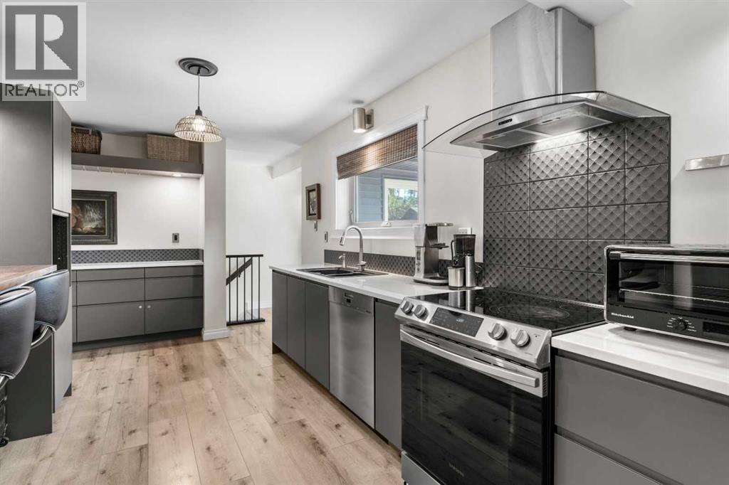 Single Family House Bungalow for Sale in  Glenview Drive SW Glendale Calgary 